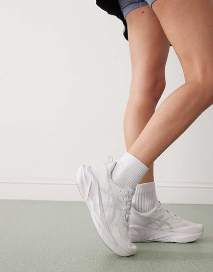 https://images.asos-media.com/products/asics-novablast-5-trainers-in-white/207652416-1-white?$n_750w$&wid=750&fit=constrain