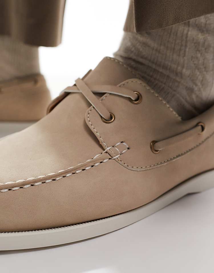 https://images.asos-media.com/products/seqwl-aft-classic-boat-shoes-in-nubuck-stone/207697994-3?$n_750w$&wid=750&fit=constrain