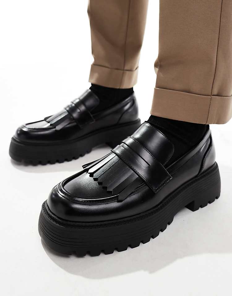 https://images.asos-media.com/products/asos-design-chunky-loafers-in-black-with-fringing/207745027-1-black?$n_750w$&wid=750&fit=constrain