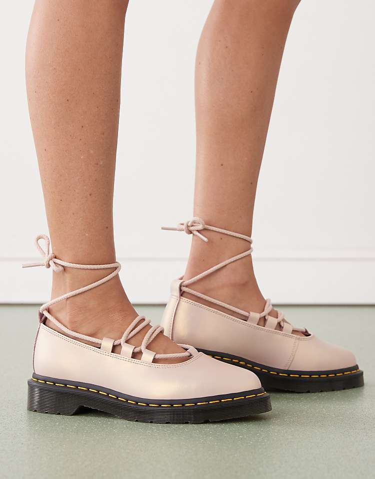 https://images.asos-media.com/products/dr-martens-elphie-ii-lace-up-shoes-in-powder-pink-gold/207782167-3?$n_750w$&wid=750&fit=constrain