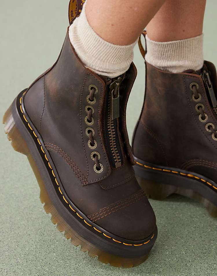 https://images.asos-media.com/products/dr-martens-sinclair-boots-in-brown/207782310-2?$n_750w$&wid=750&fit=constrain