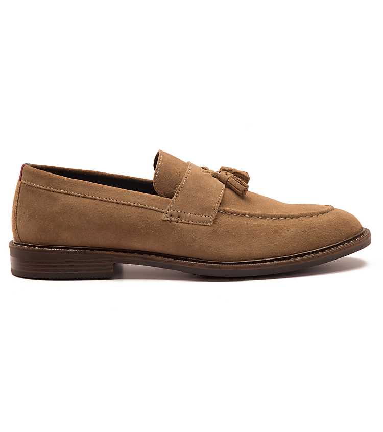 https://images.asos-media.com/products/thomas-crick-clinton-mens-leather-tassel-formal-loafer-shoes-in-brown-suede/207887011-1-brownsuede?$n_750w$&wid=750&fit=constrain