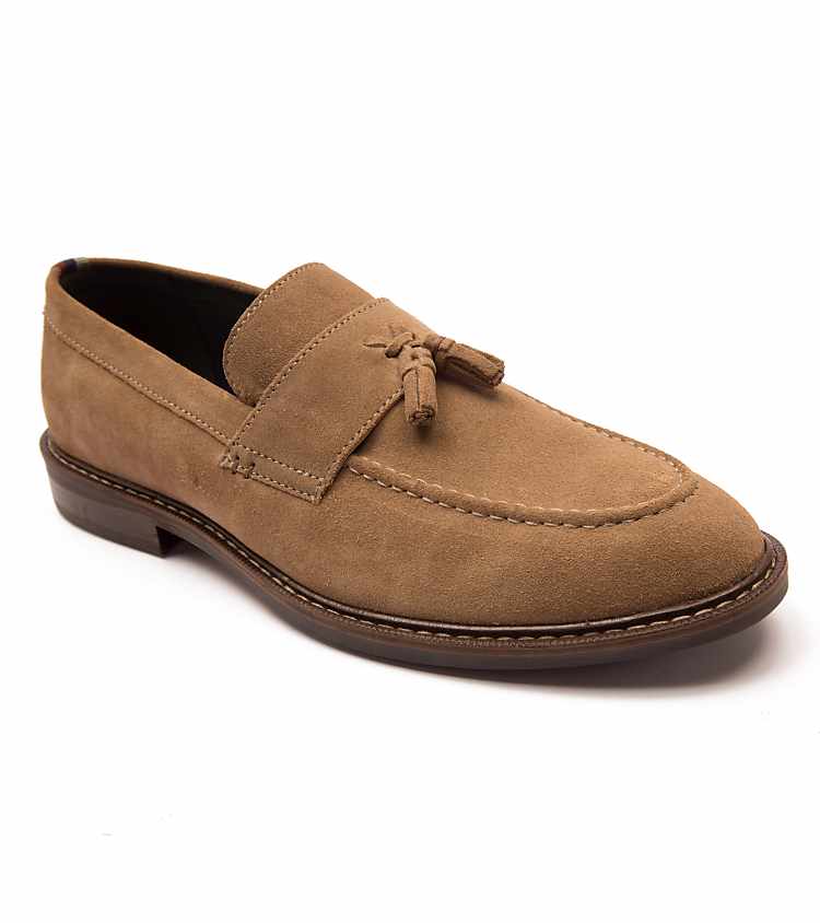 https://images.asos-media.com/products/thomas-crick-clinton-mens-leather-tassel-formal-loafer-shoes-in-brown-suede/207887011-3?$n_750w$&wid=750&fit=constrain