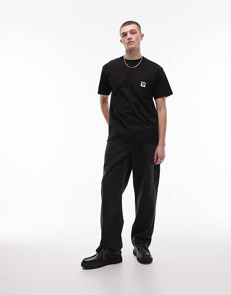 https://images.asos-media.com/products/carhartt-wip-pocket-heart-t-shirt-in-black/207889981-3?$n_750w$&wid=750&fit=constrain