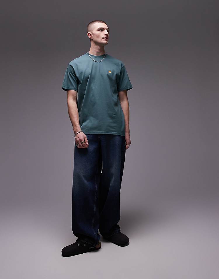 https://images.asos-media.com/products/carhartt-wip-chase-t-shirt-in-green/207906249-2?$n_750w$&wid=750&fit=constrain