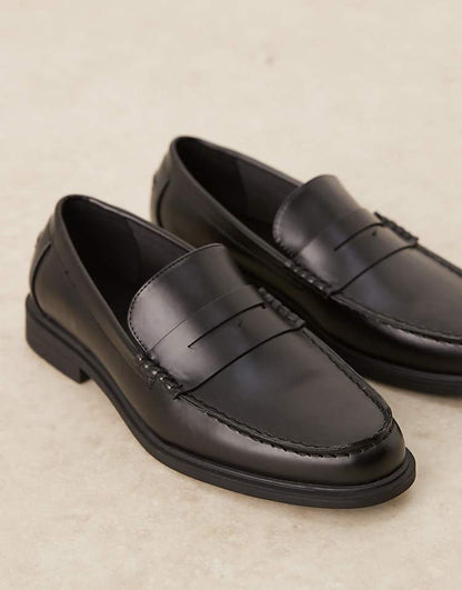 https://images.asos-media.com/products/asos-design-penny-loafers-in-black/207981689-4?$n_750w$&wid=750&fit=constrain