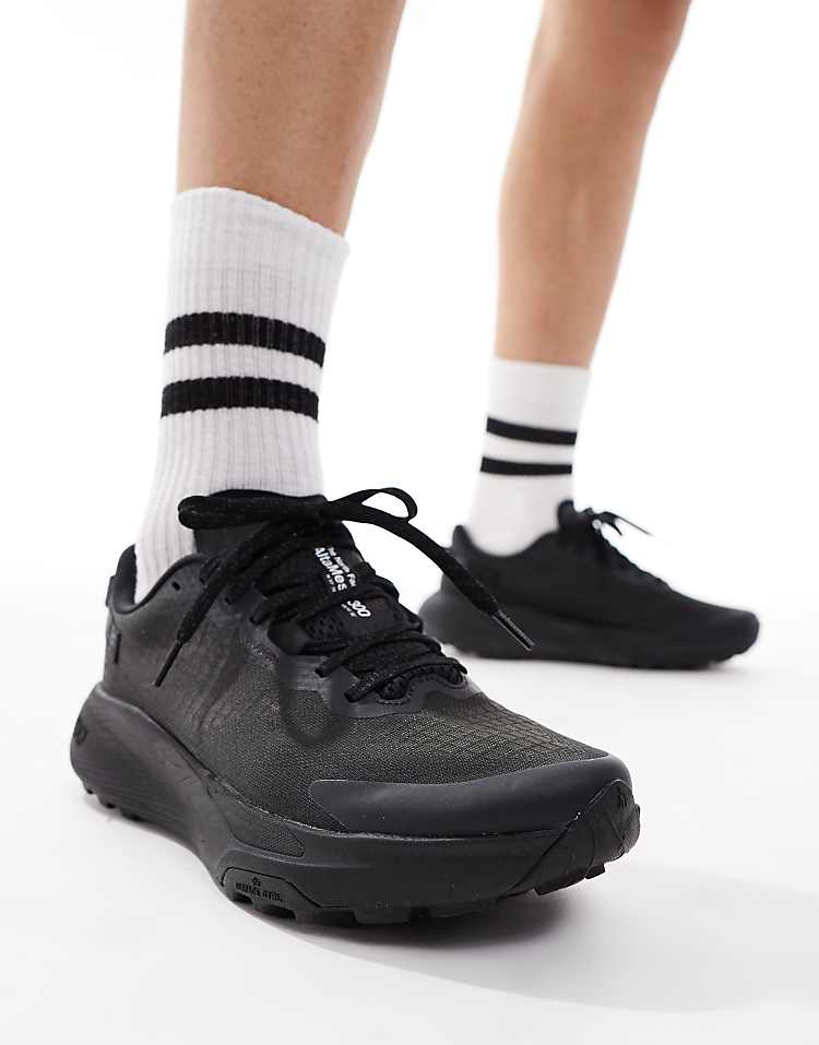 https://images.asos-media.com/products/the-north-face-altamesa-300-trail-running-shoes-in-black-and-grey/208107446-5?$n_750w$&wid=750&fit=constrain