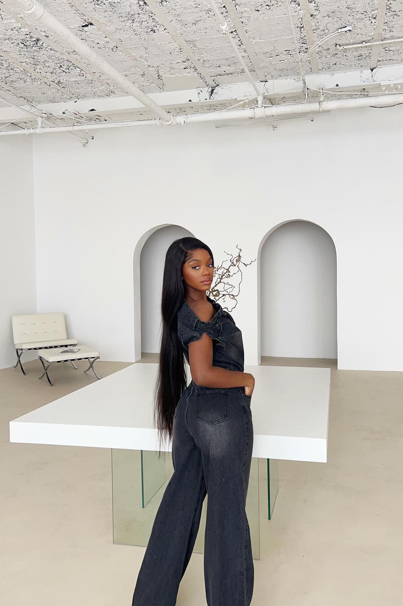 https://cdn.shopify.com/s/files/1/0293/9277/files/4-22-2024__010_Dakota_Denim_Jumpsuit_Black_GF.jpg?v=1714601385