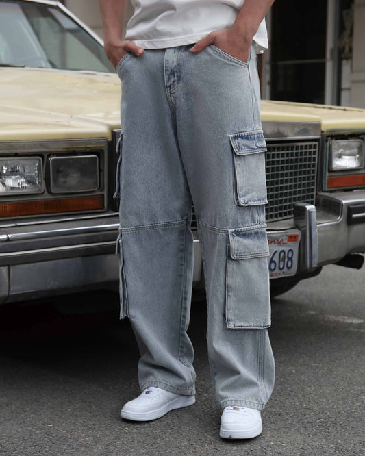 Logeqi comfortable baggy jeans for men in light gray with multiple cargo pockets