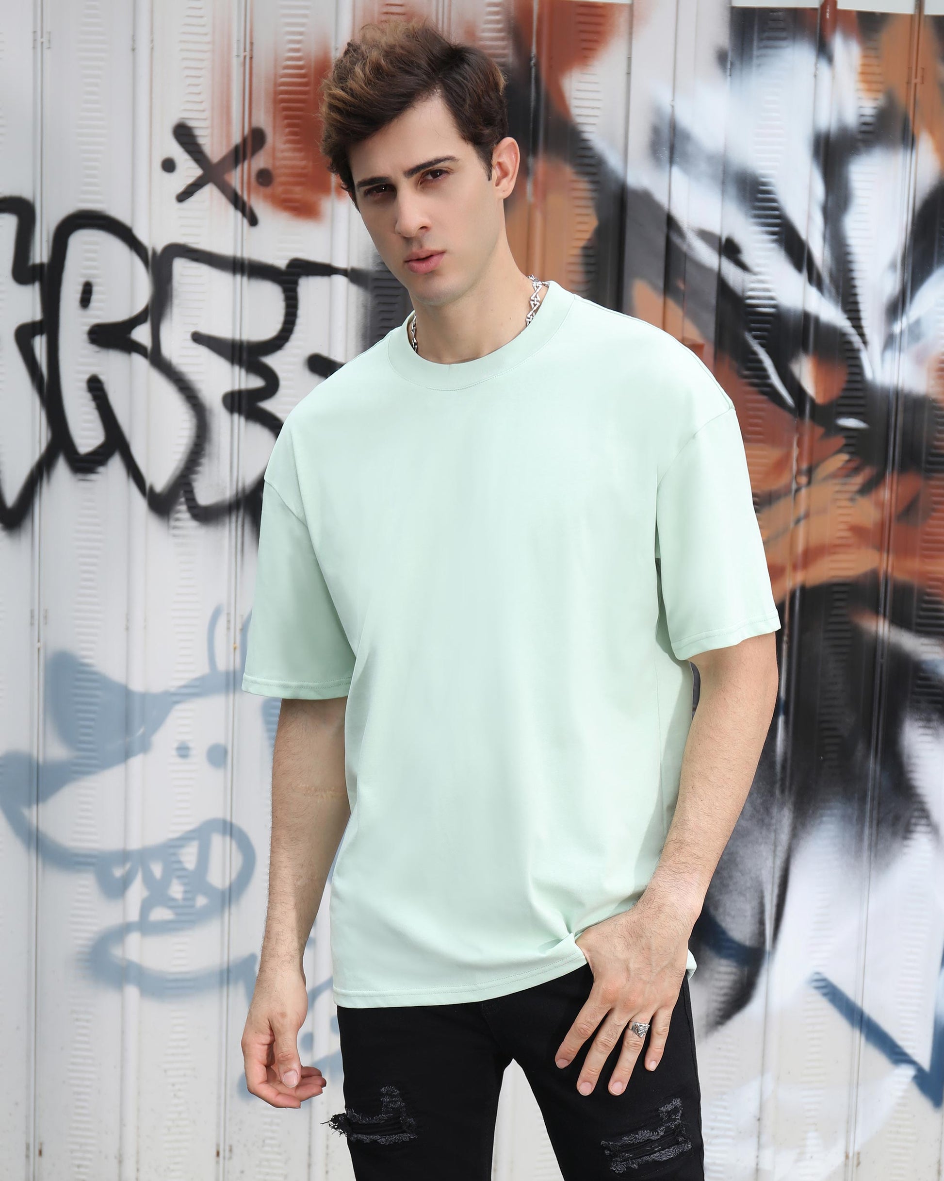 Logeqi Oversize T-Shirt in mint green, featuring a relaxed fit as an essential cotton tee