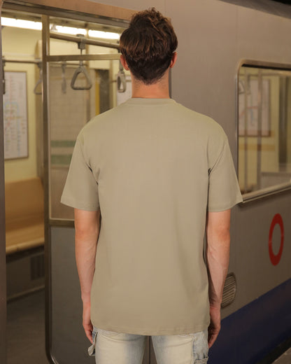 Logeqi essential solid tee in neutral color, perfect for casual everyday wear