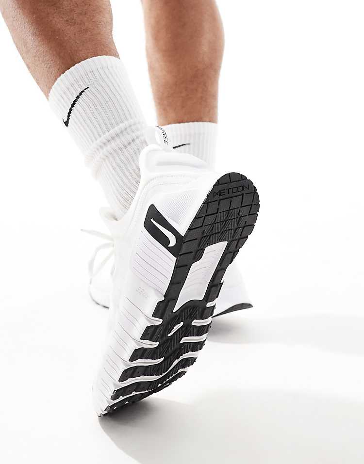 Nike Free Metcon 6 unisex sneakers shown from the back with detailed sole design