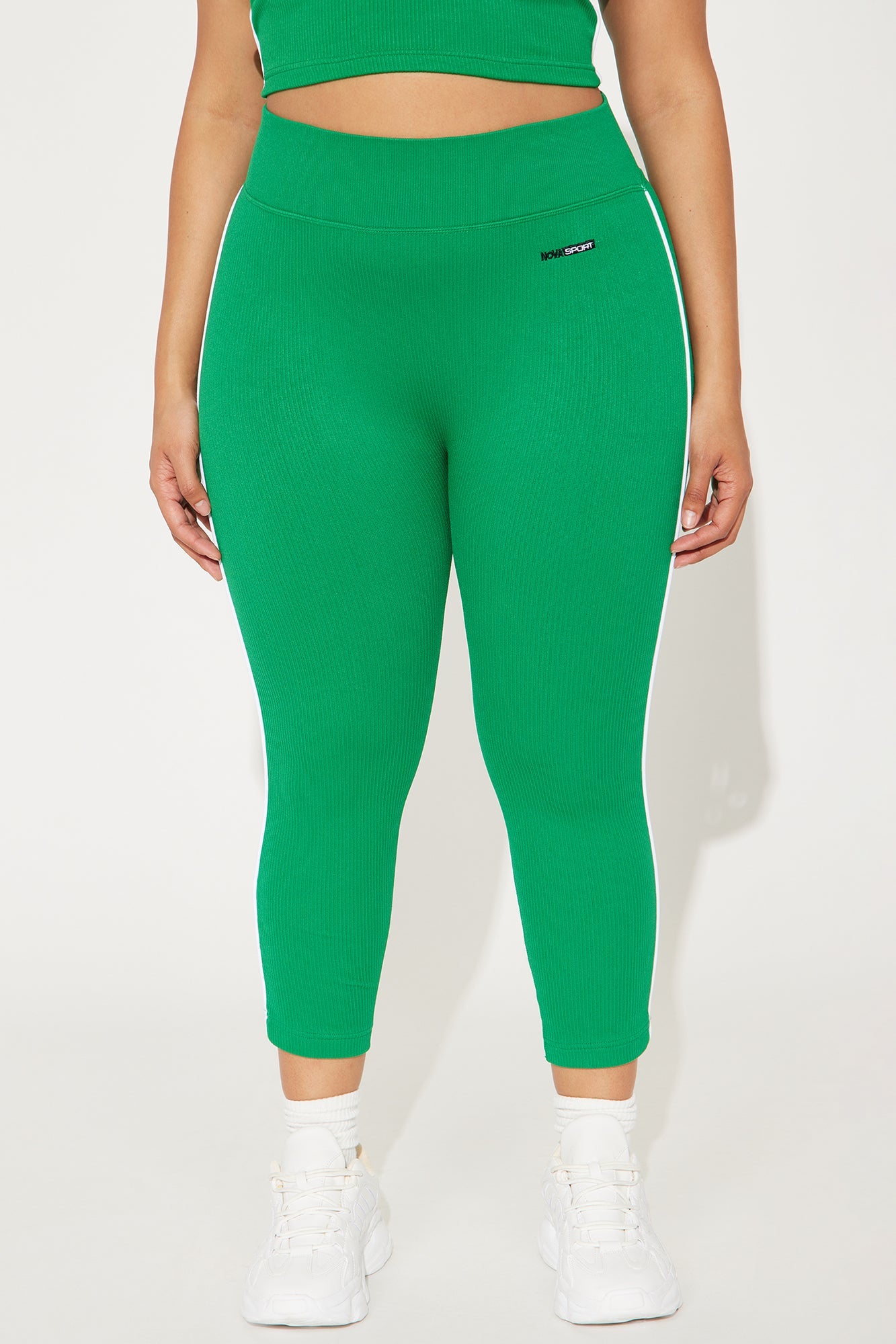 Fashion Nova kelly green capri leggings with a comfortable waistband and stylish design