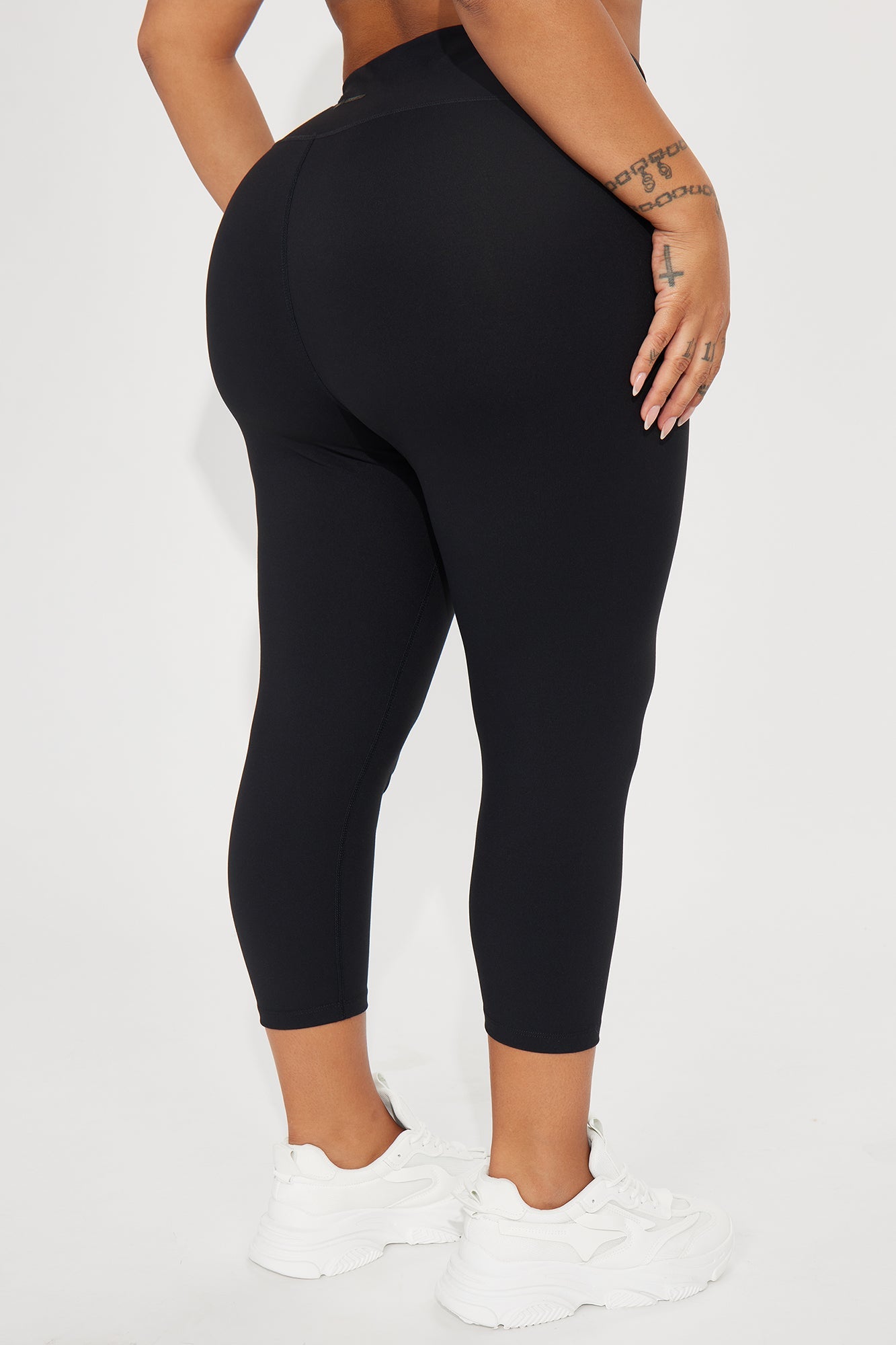Fashion Nova super soft capri leggings in black for comfortable and stylish casual wear