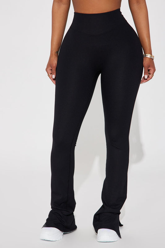Fashion Nova seamless black yoga pants designed for comfort and flexibility during workouts